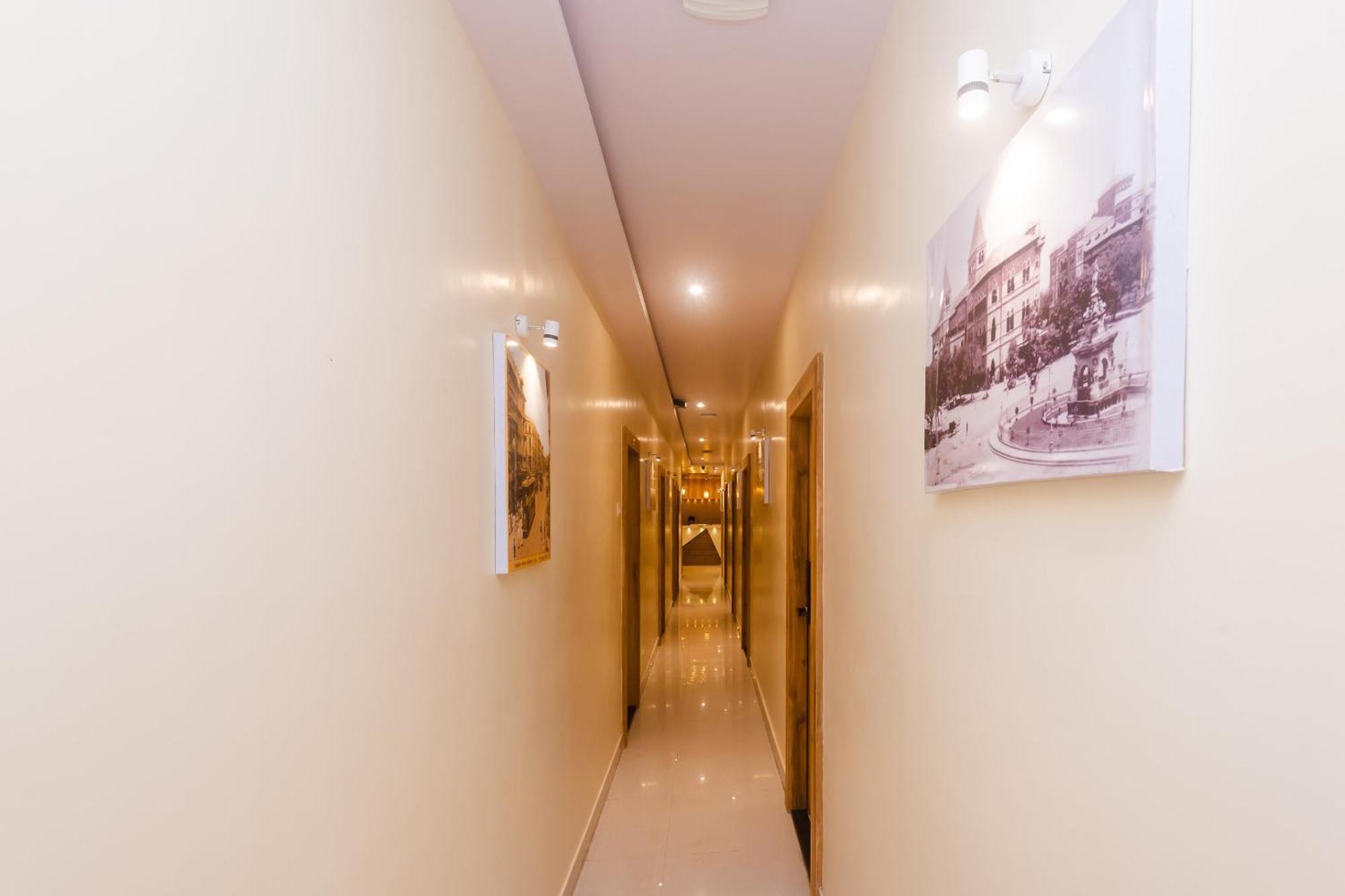 Hotel Sun City Near Saifee Hospital And Hn Reliance Hospital Bombay Exterior foto