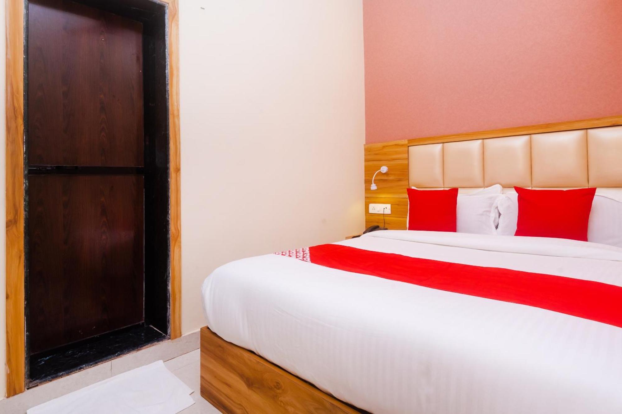 Hotel Sun City Near Saifee Hospital And Hn Reliance Hospital Bombay Exterior foto